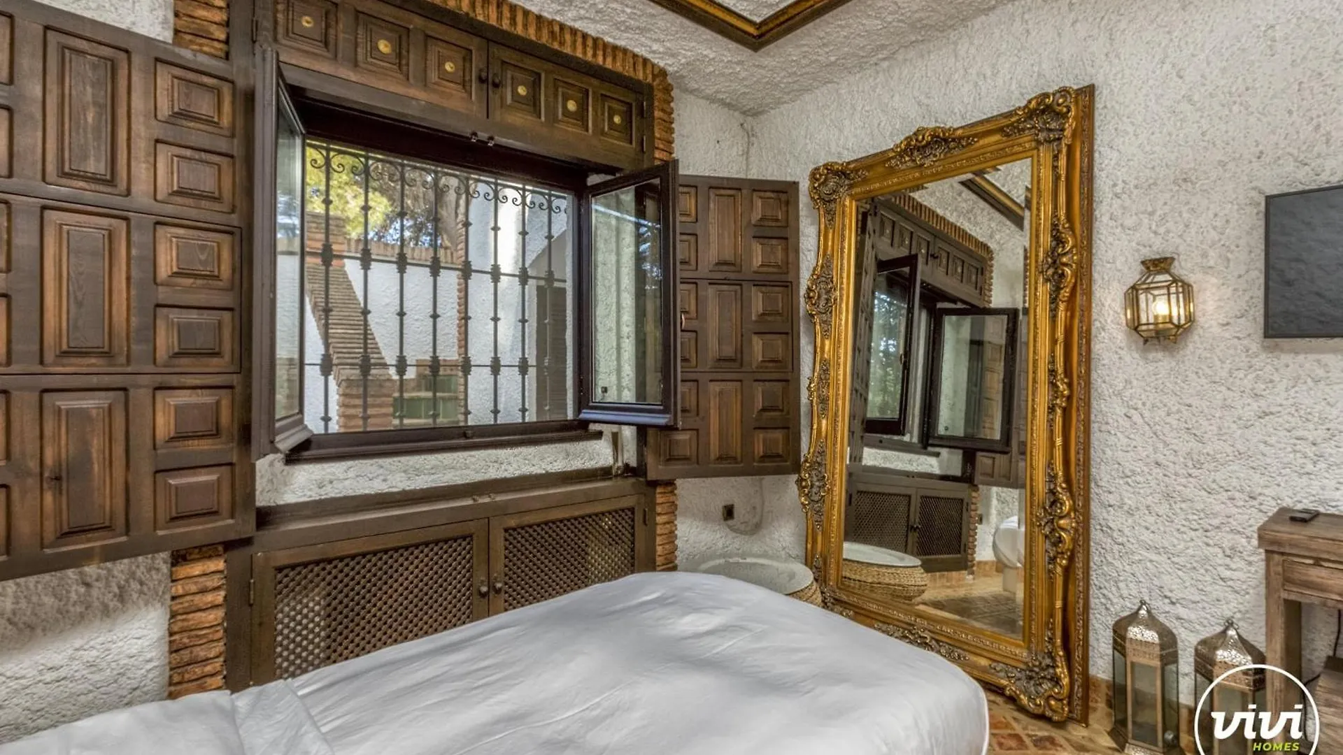 Vivi Homes - Villa Costabella Pool, Sauna, Garden & Beach Marbella