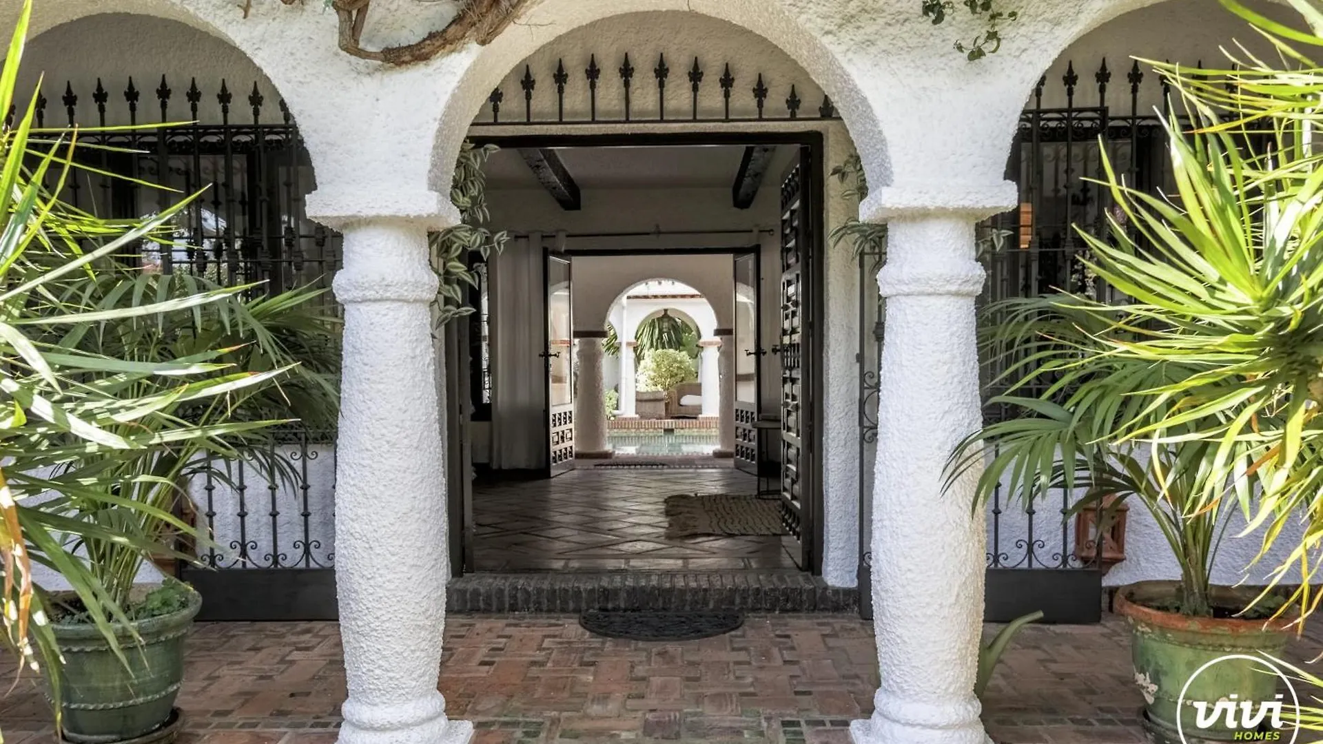 Vivi Homes - Villa Costabella Pool, Sauna, Garden & Beach Marbella Spain