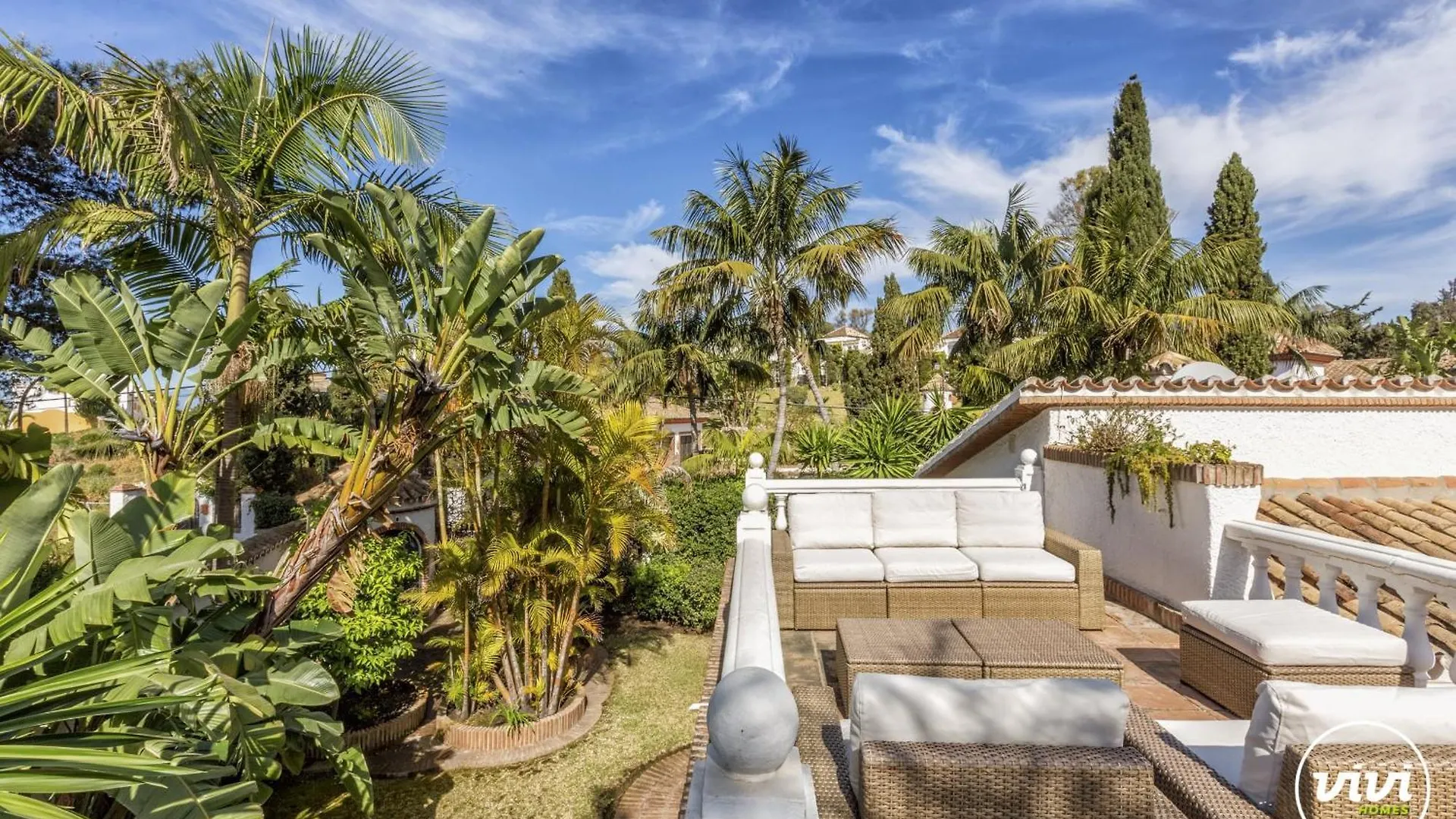 Vivi Homes - Villa Costabella Pool, Sauna, Garden & Beach Marbella