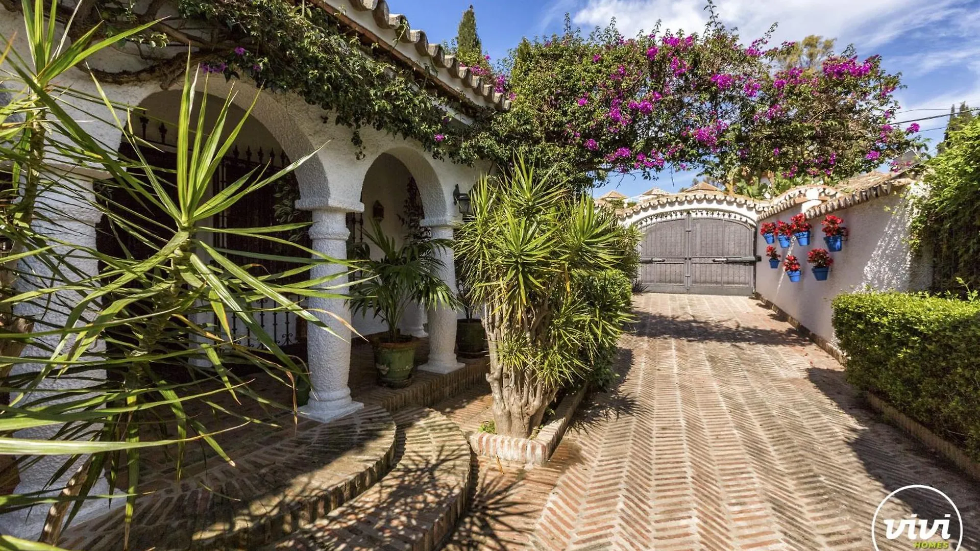 Vivi Homes - Villa Costabella Pool, Sauna, Garden & Beach Marbella Spain