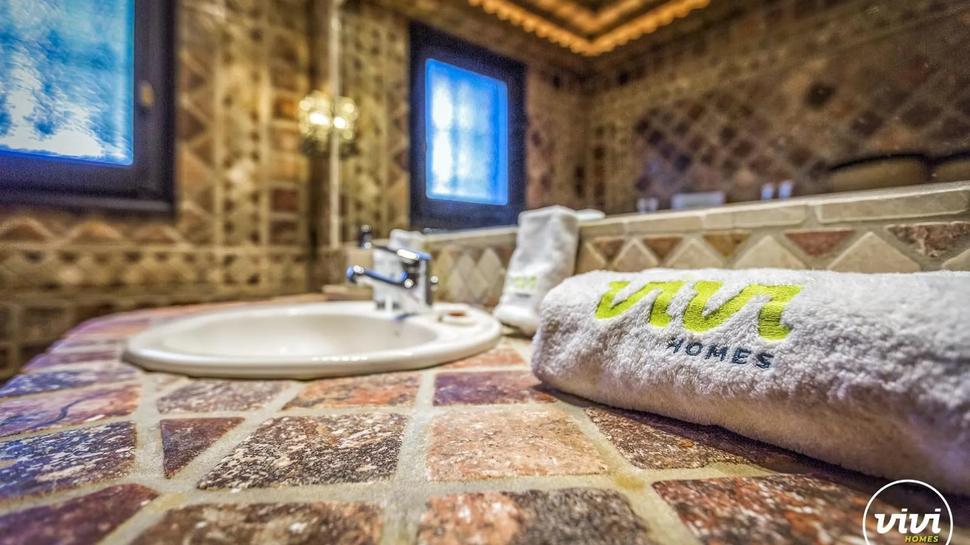 Vivi Homes - Villa Costabella Pool, Sauna, Garden & Beach Marbella