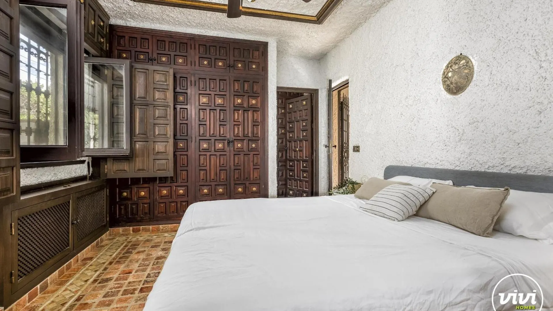 Vivi Homes - Villa Costabella Pool, Sauna, Garden & Beach Marbella Spain