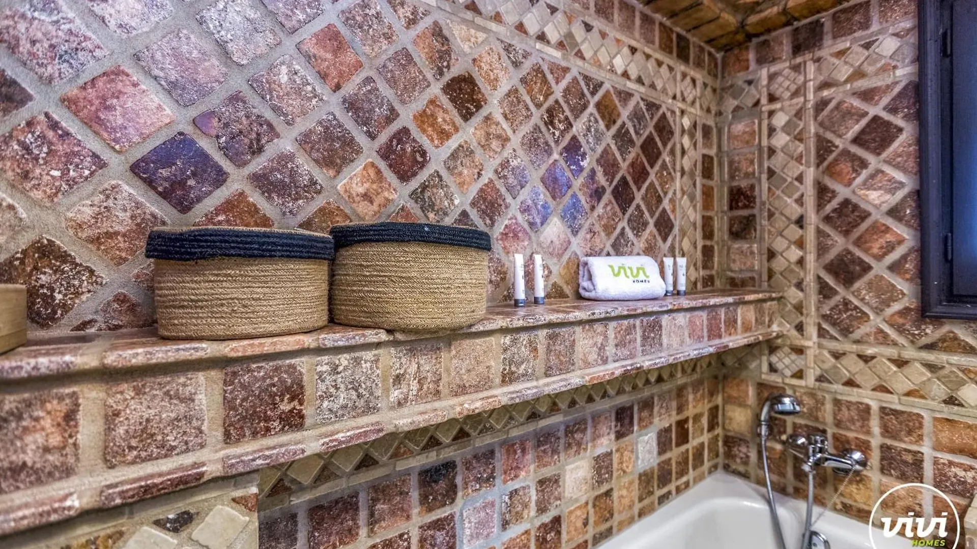 Vivi Homes - Villa Costabella Pool, Sauna, Garden & Beach Marbella